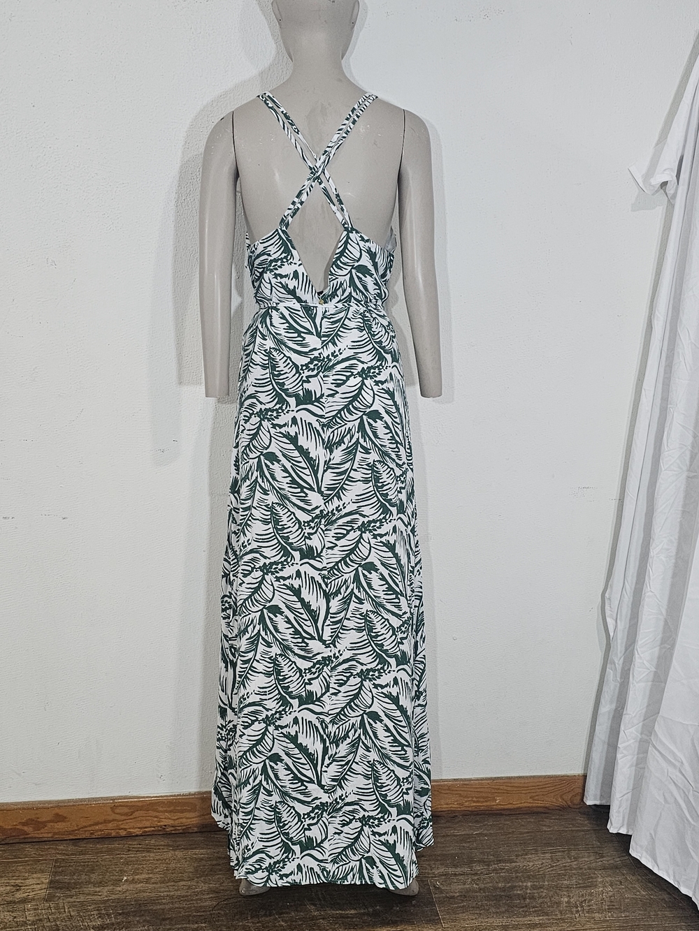 Harlyn Anthropologie Palm Leaf Maxi Dress Size S Green White Tropical - Picture 2 of 13
